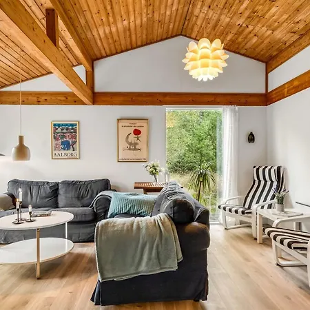 Thomine - 200m From The Sea By Interhome