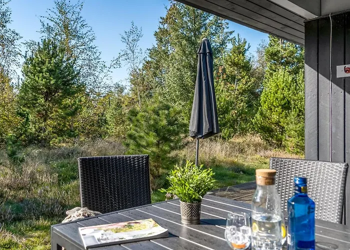 Thomine - 200m From The Sea By Interhome Hals